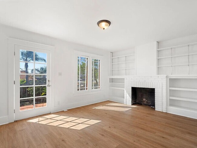 Building Photo - 1044 Manzanita St