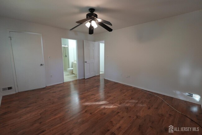 Building Photo - 41 Morgan Pl
