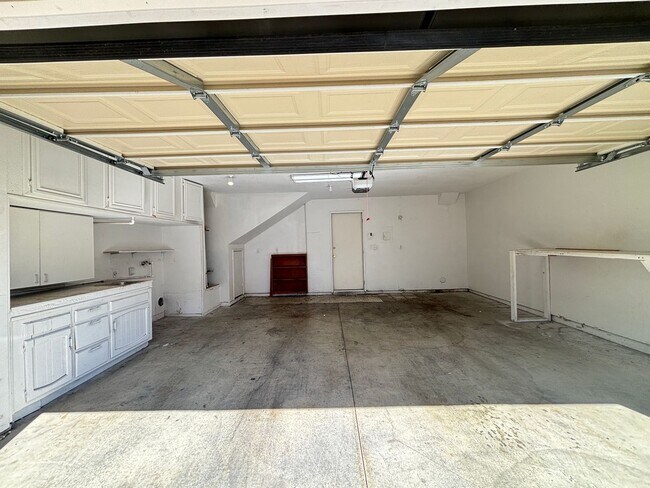 Building Photo - West Palmdale Townhouse