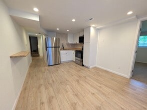 Building Photo - 414 3rd Ave
