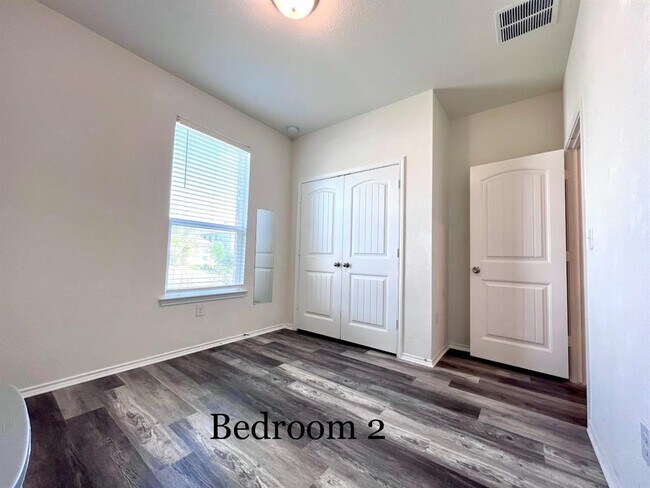 Building Photo - 7900 Crystalbrook W