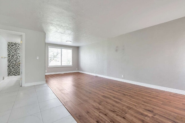 Building Photo - 1260 Norwalk Rd
