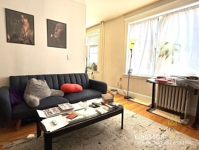 Building Photo - 370 Chestnut Hill Ave