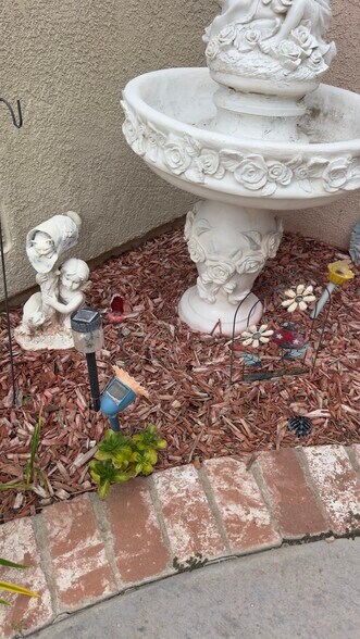 Building Photo - 27905 Crown Court Cir