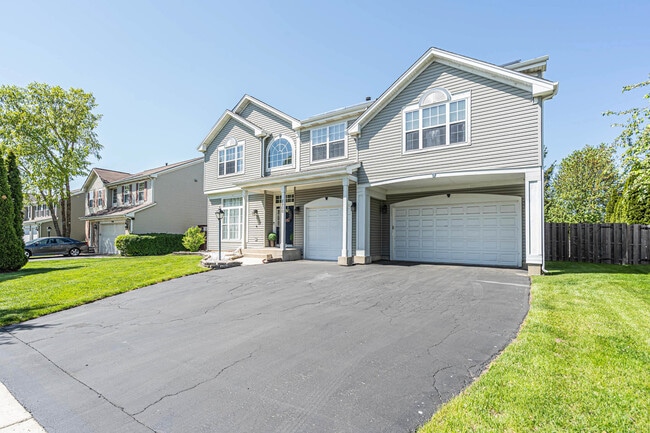 Building Photo - 1900 Broadsmore Dr