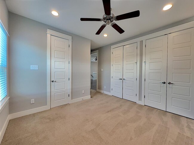 Building Photo - 418 Yale Oaks Ln
