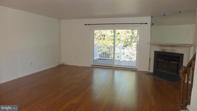 Building Photo - 23 Valley Crossing Cir