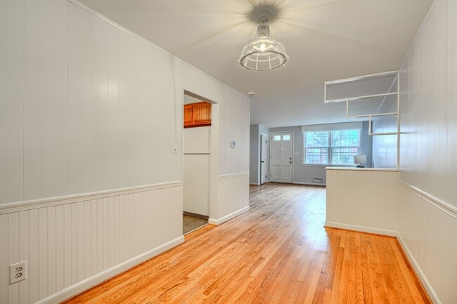 Building Photo - 414 Westfield Rd