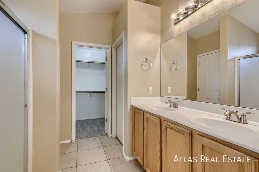 Building Photo - 13281 W Mauna Loa Ln