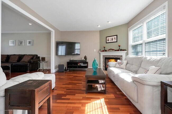 Building Photo - Charming Colonial on Quiet Cul-de-Sac