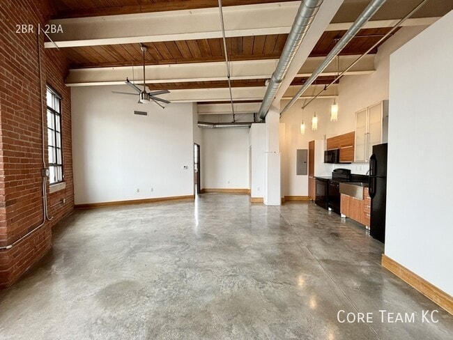 Building Photo - 382 W 22nd St