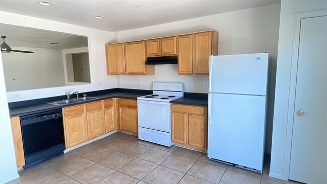 Building Photo - Cozy 3 bedroom home in Surprise!