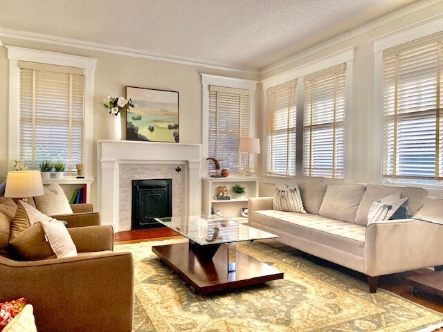 Living Room - 228 E 52nd St