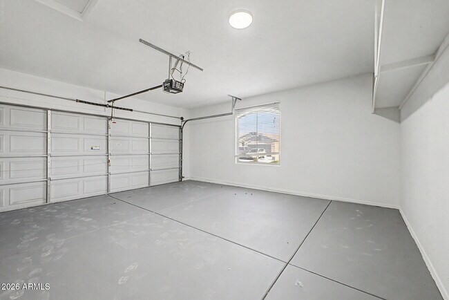 Building Photo - 706 E Las Colinas Pl