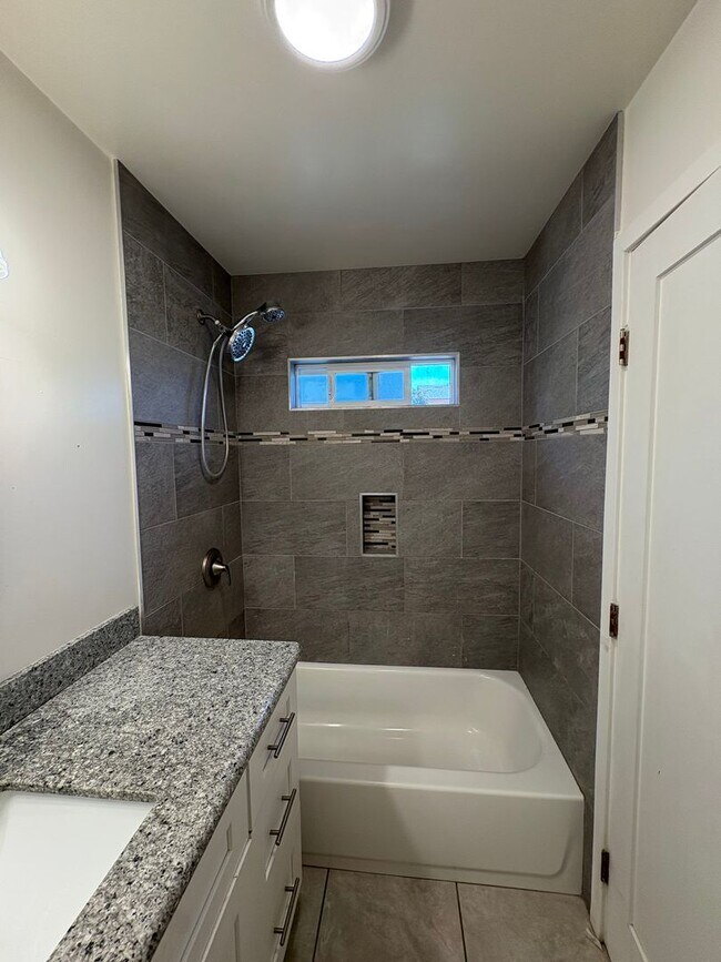 Building Photo - 4477 Hilltop Dr
