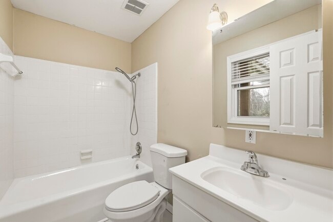 Building Photo - 7585 Skipper Ln