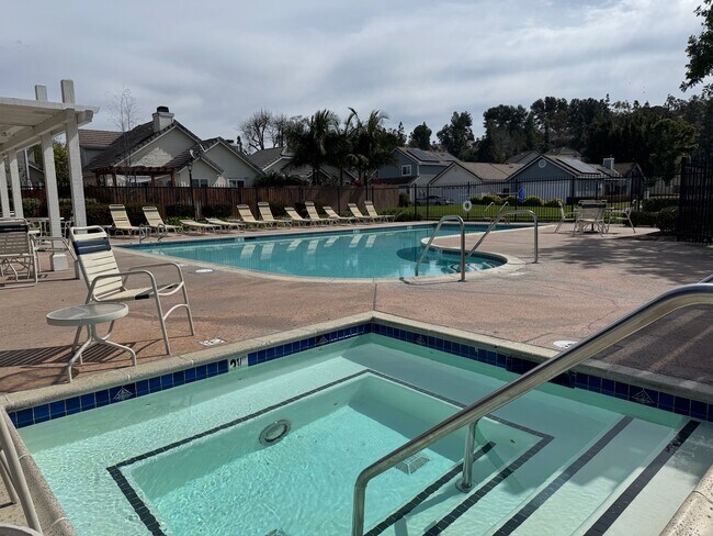 Building Photo - 10348 Rancho Carmel Dr