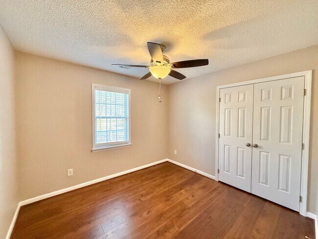 Building Photo - Charming 3BD, 2.5BA Willow Spring Home on a Corner Lot with a 2-Car Garage and a Large Fenced Bac...