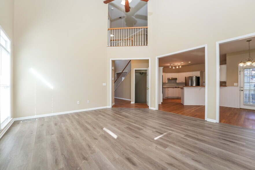 Building Photo - 430 Golden Meadows Ln