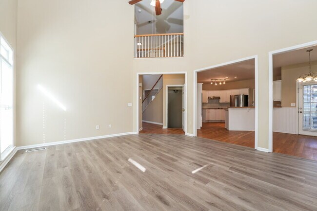 Building Photo - 430 Golden Meadows Ln