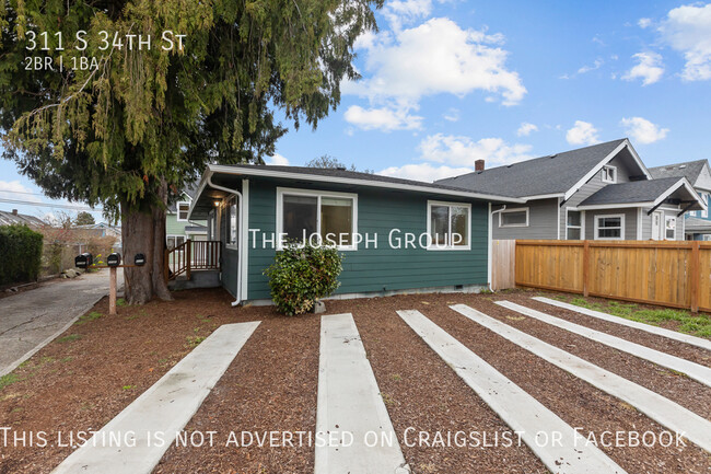 Building Photo - Bright and spacious 2 bedroom home in Tacoma!