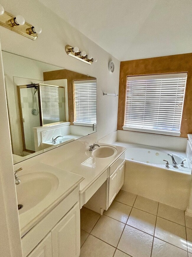 Building Photo - 3902 Double Trail Ct