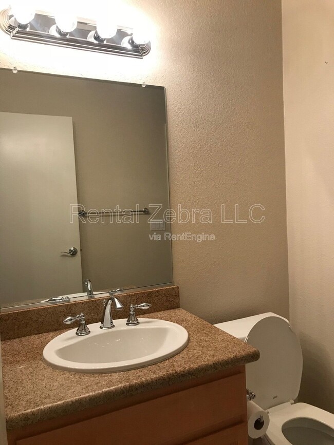 Building Photo - 2915 N Texas St