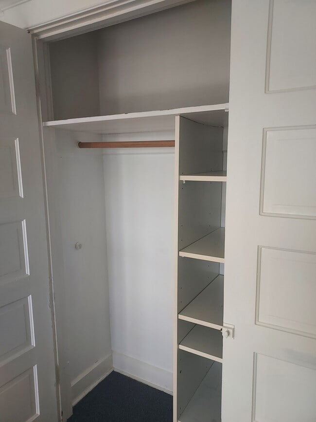 Building Photo - 3453 NW Thurman St