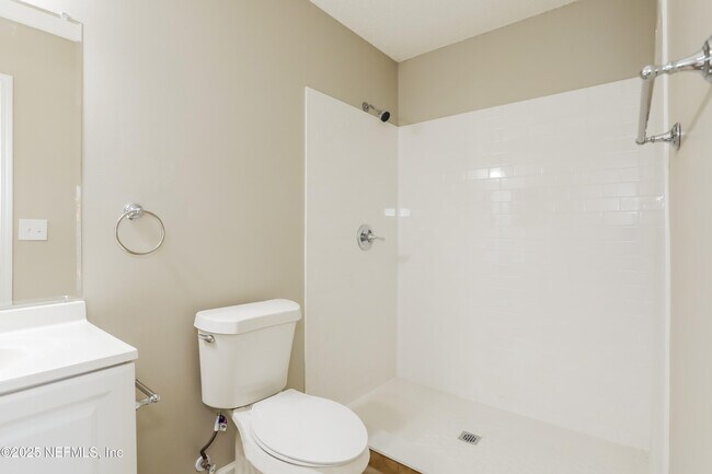 Building Photo - 1852 Manitoba Ct N