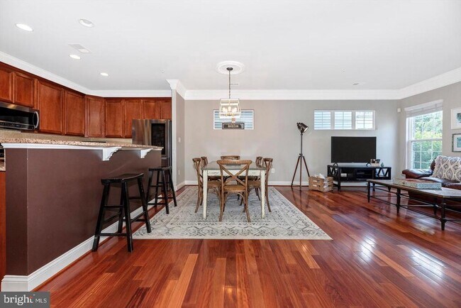 Building Photo - 10202 Woodthrush Dr
