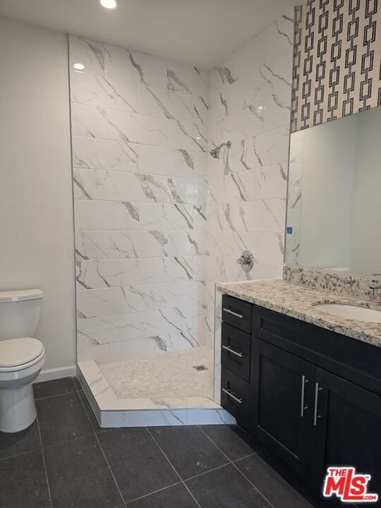 Building Photo - 940 S Western Ave