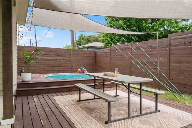 Building Photo - 6301 Santos St