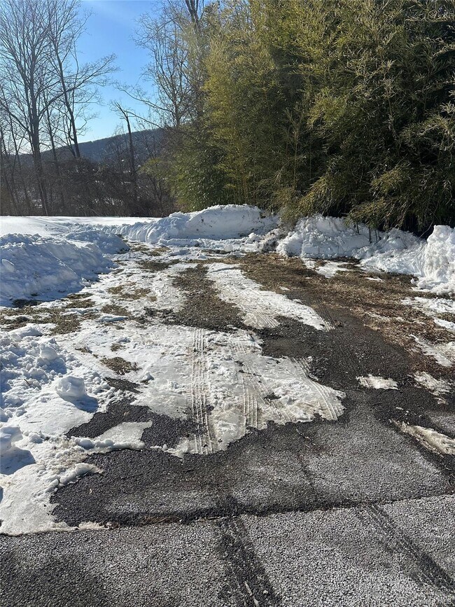 Building Photo - 69 Montrose Dr