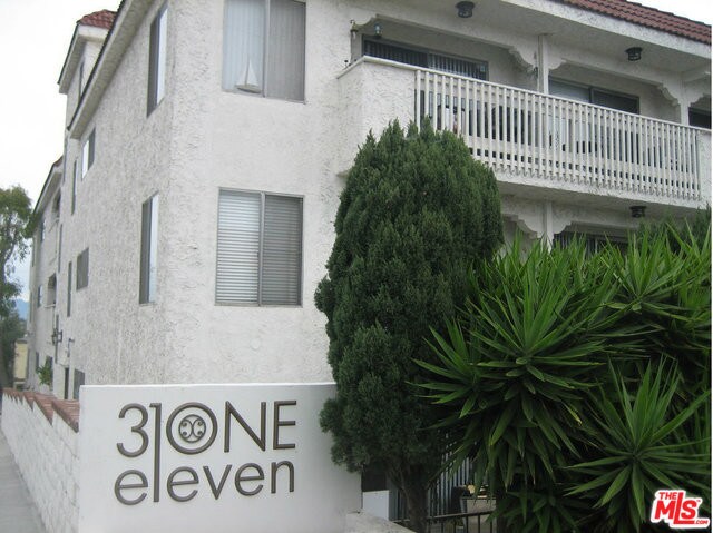 building - 3111 4th St