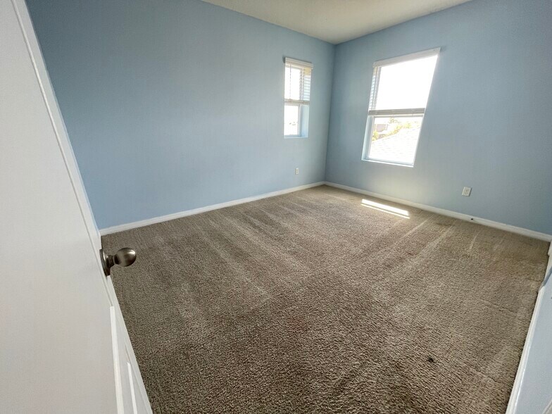 Building Photo - 9009 Tuscan Cypress St