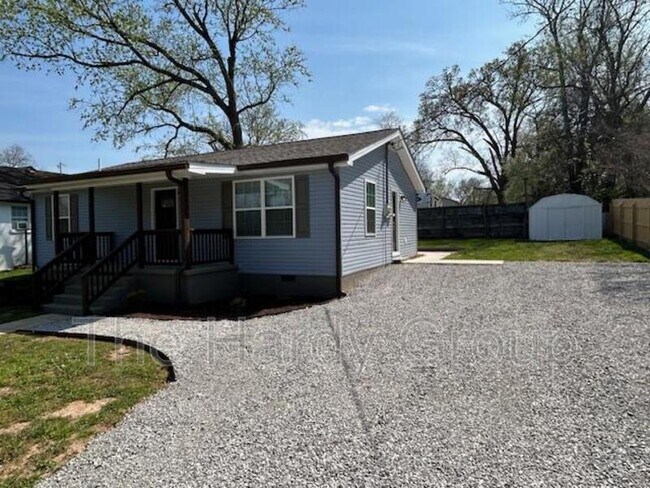 Building Photo - 203 Floyd St