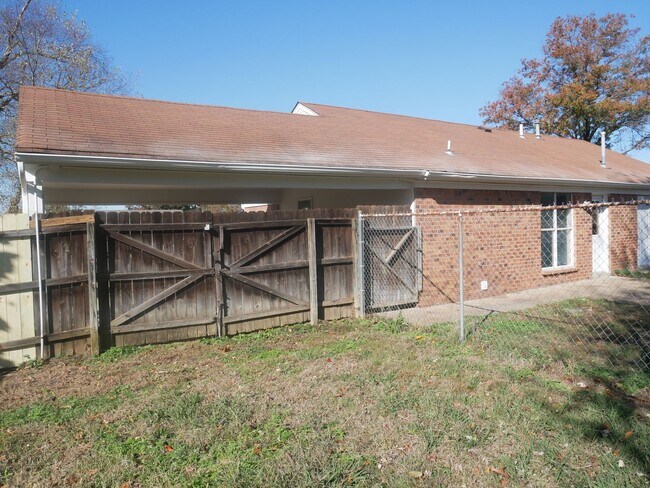 Building Photo - 6530 Jamestown Dr