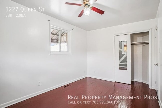 Building Photo - 1227 Queen St