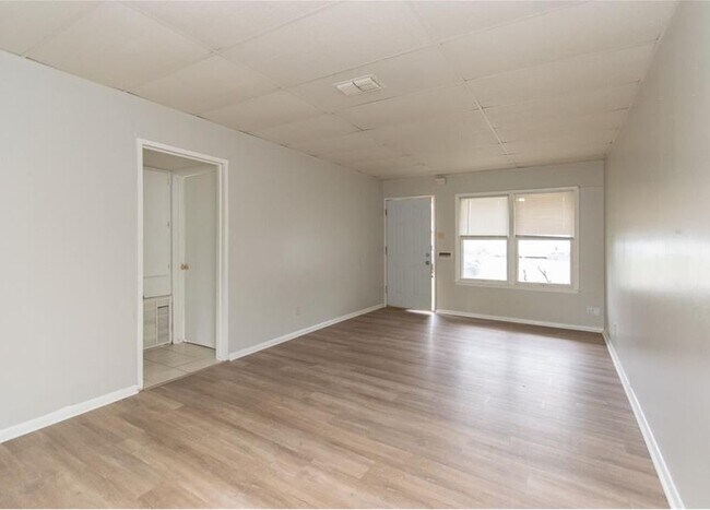 Building Photo - 1534 Lazy Ln