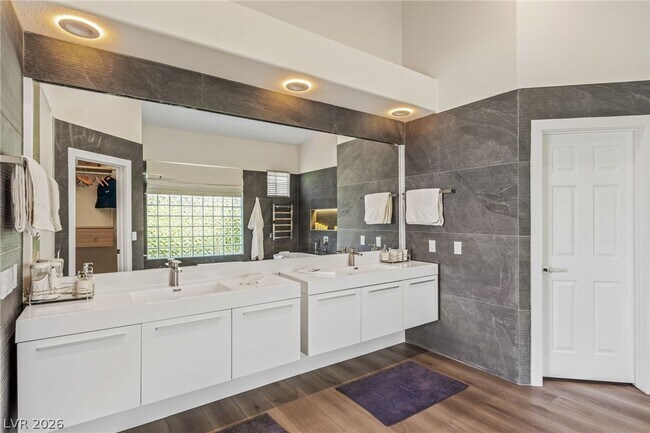 Building Photo - 404 Summer Mesa Dr