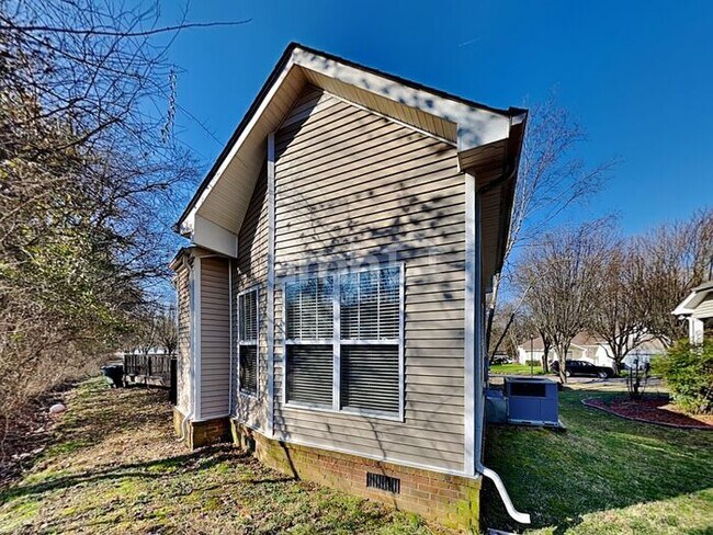 Building Photo - 100 Cross Cove Ct