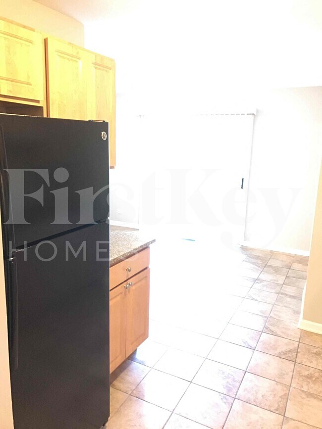 Building Photo - 17621 Grandview Dr