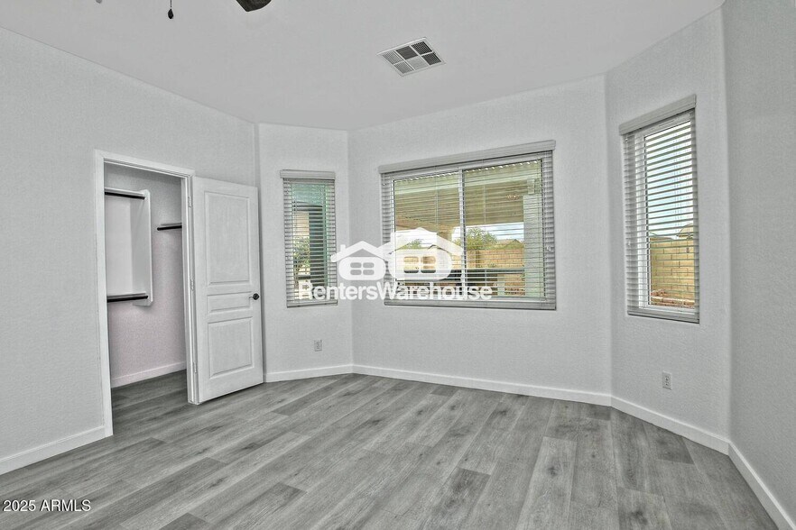 Building Photo - 4648 S Emery
