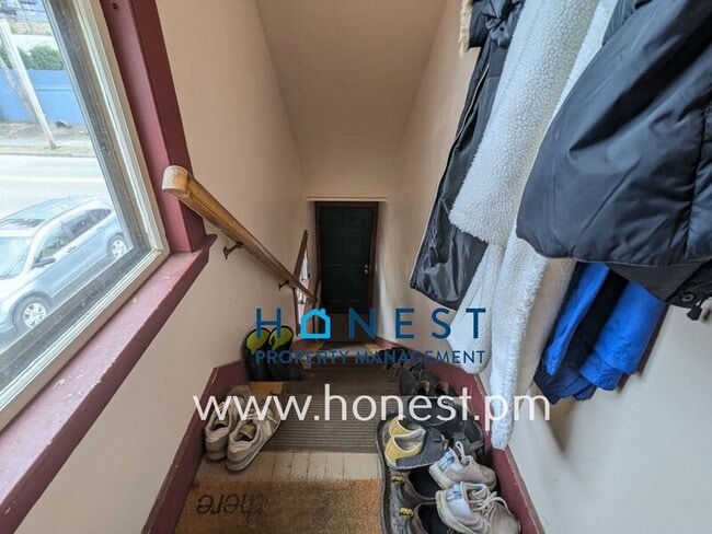 Building Photo - 20 Academy St