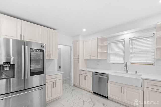 Building Photo - 339 Plainsboro Rd