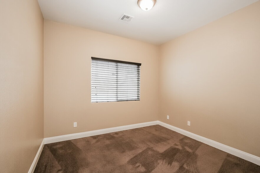 Building Photo - 105 Amethyst Stars Ave