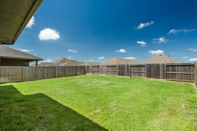 Building Photo - 17043 Luminous Ln