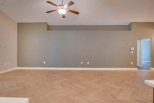 Building Photo - Spacious 4-Bedroom Home in Milton Near I-1...