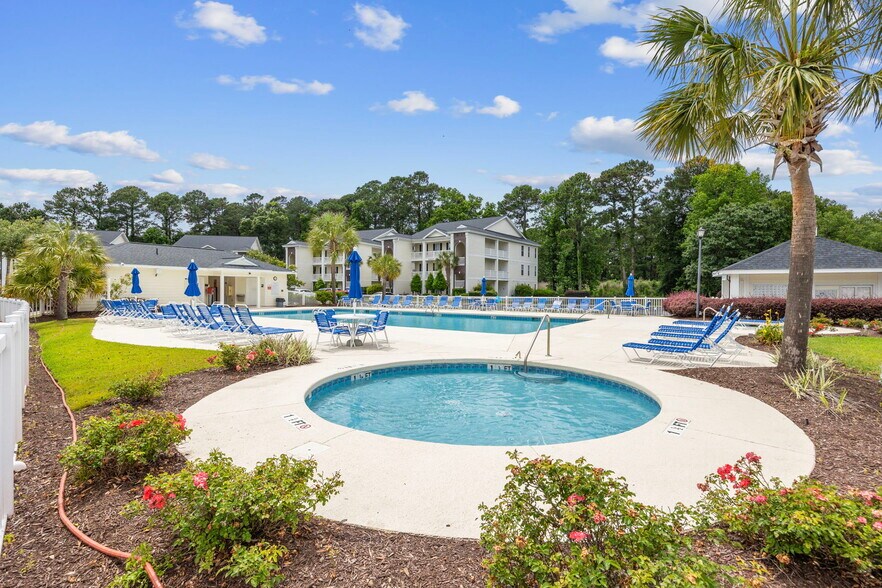 Building Photo - 1234 River Oaks Dr