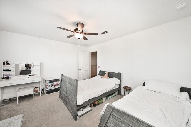 Building Photo - 25928 Chicory Dr